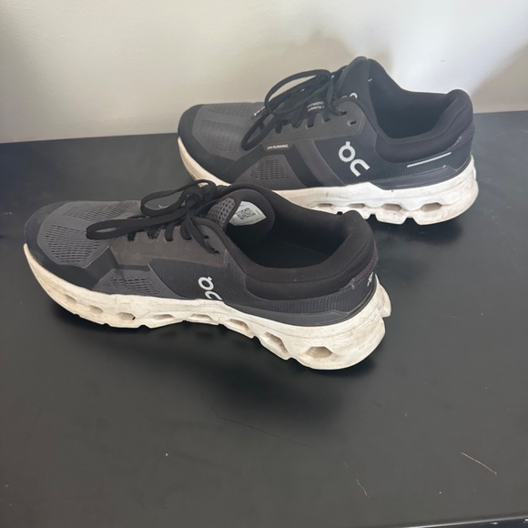 On Cloudrunner 2 Wide – Men’s Size 10 - Picture 2 of 5